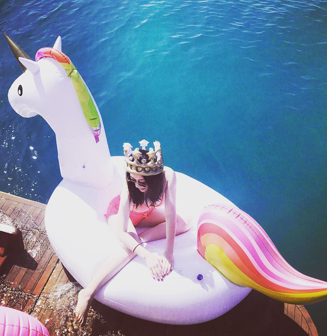 Ở Trung Quốc có hội bạn thân toàn tiểu thư trâm anh thế phiệt, xinh đẹp và tất nhiên, rất giàu có!